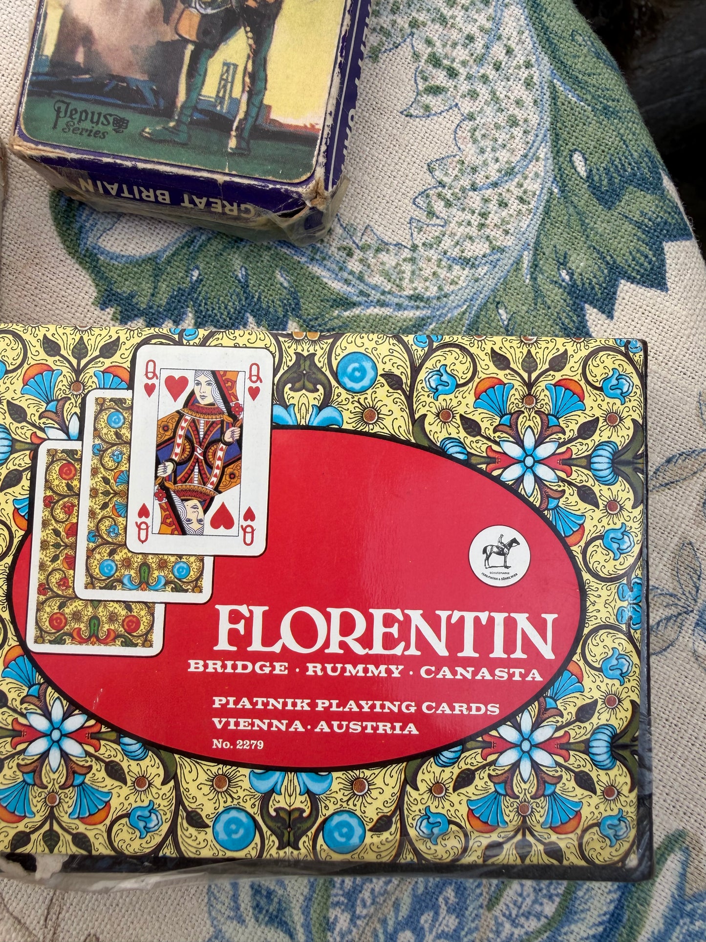 VINTAGE CARDS AND GAMES