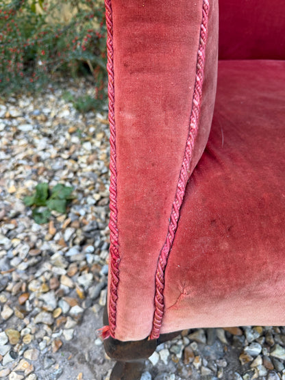 WINGBACK CHAIR