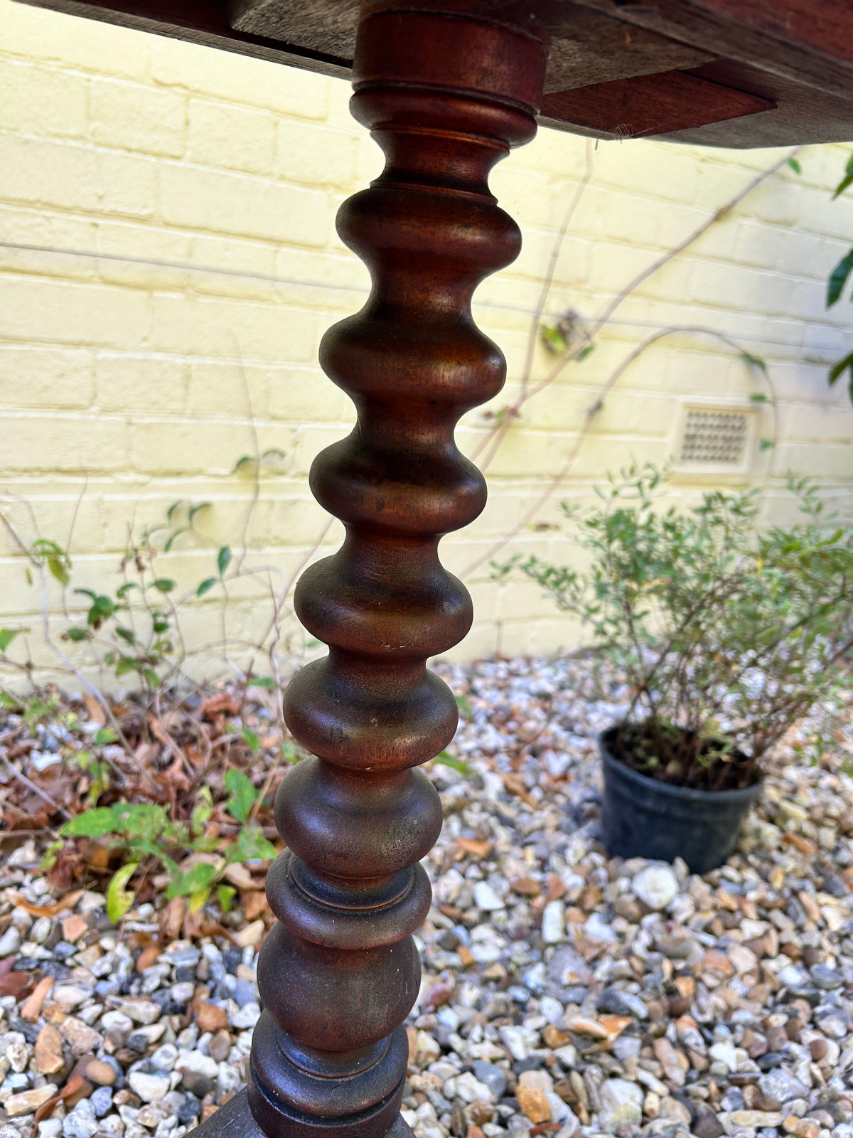 BOBBIN TABLE