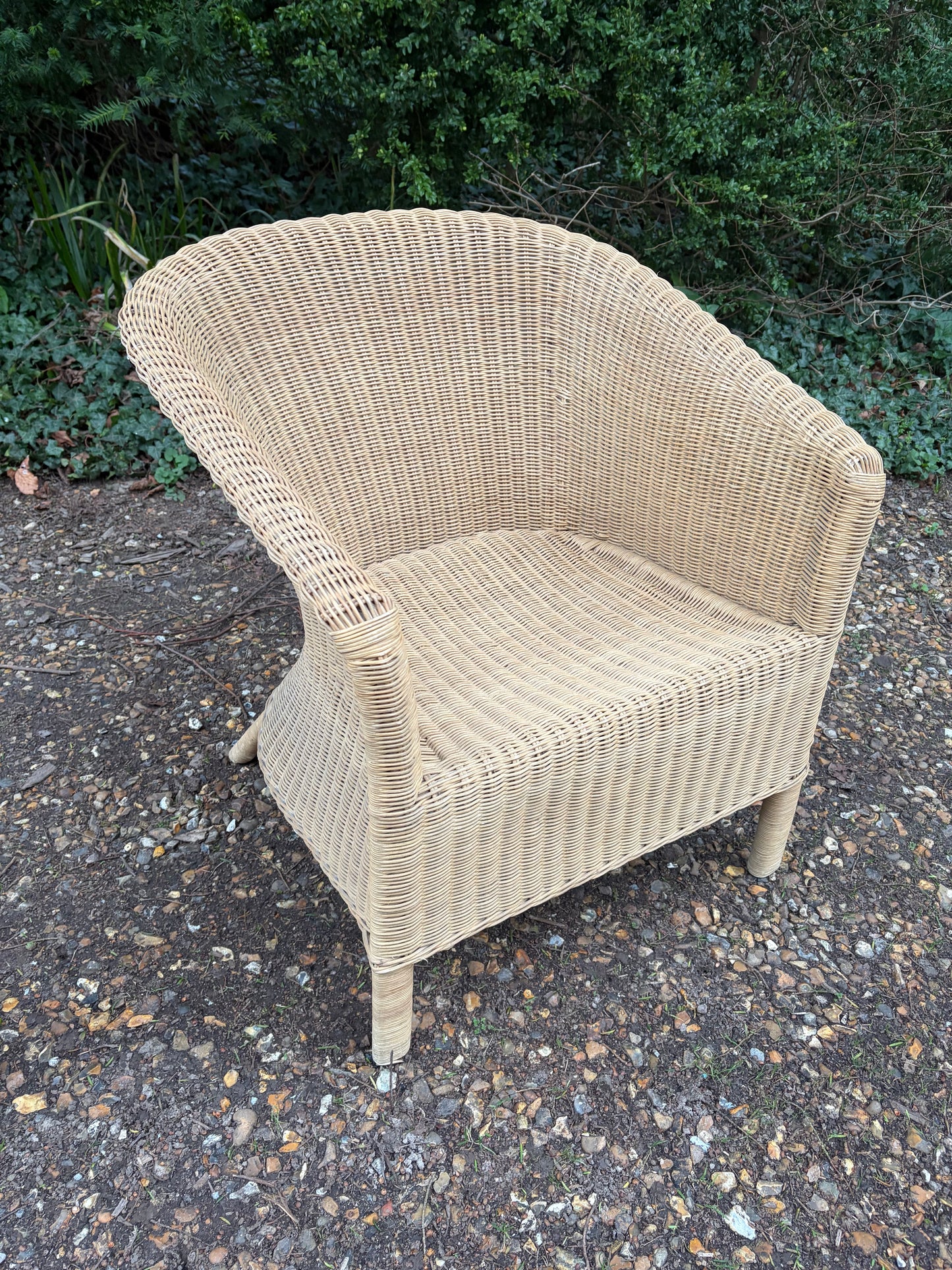 WICKER CHAIR