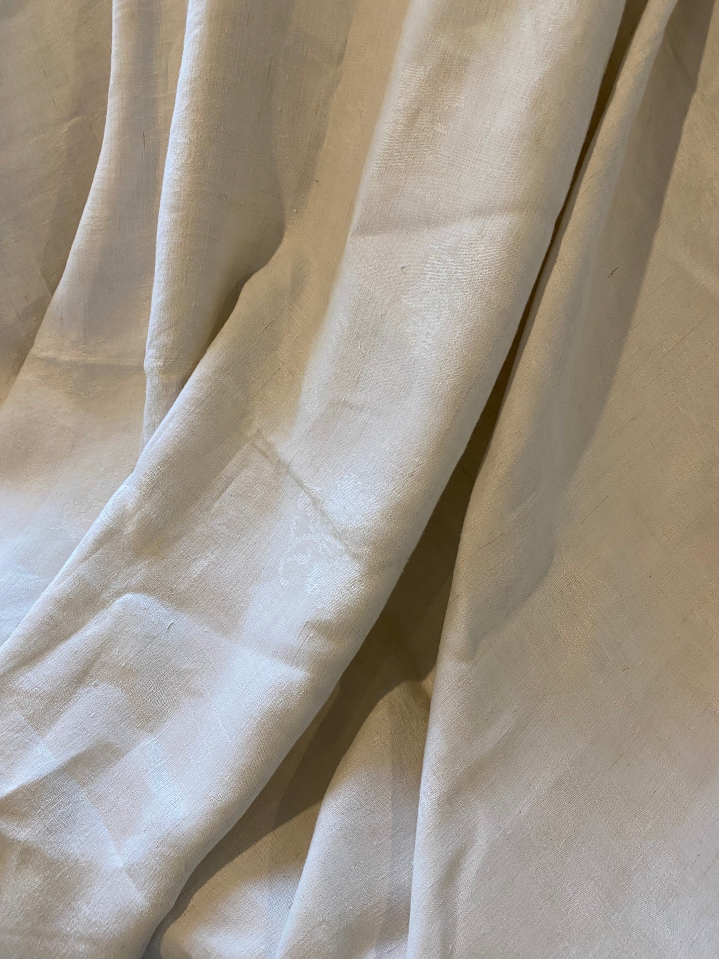 LINEN TABLECLOTH