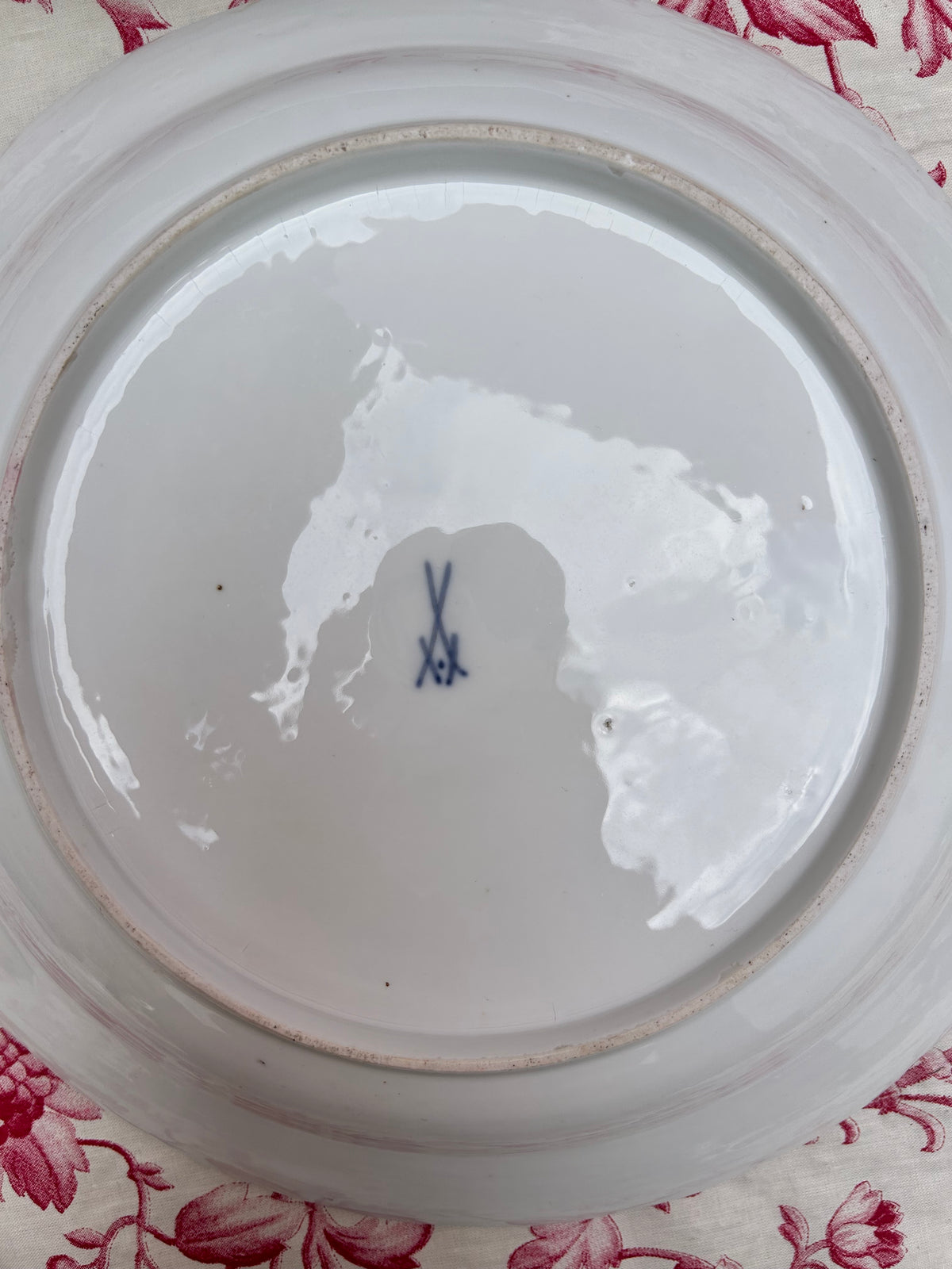 PAIR OF PLATES