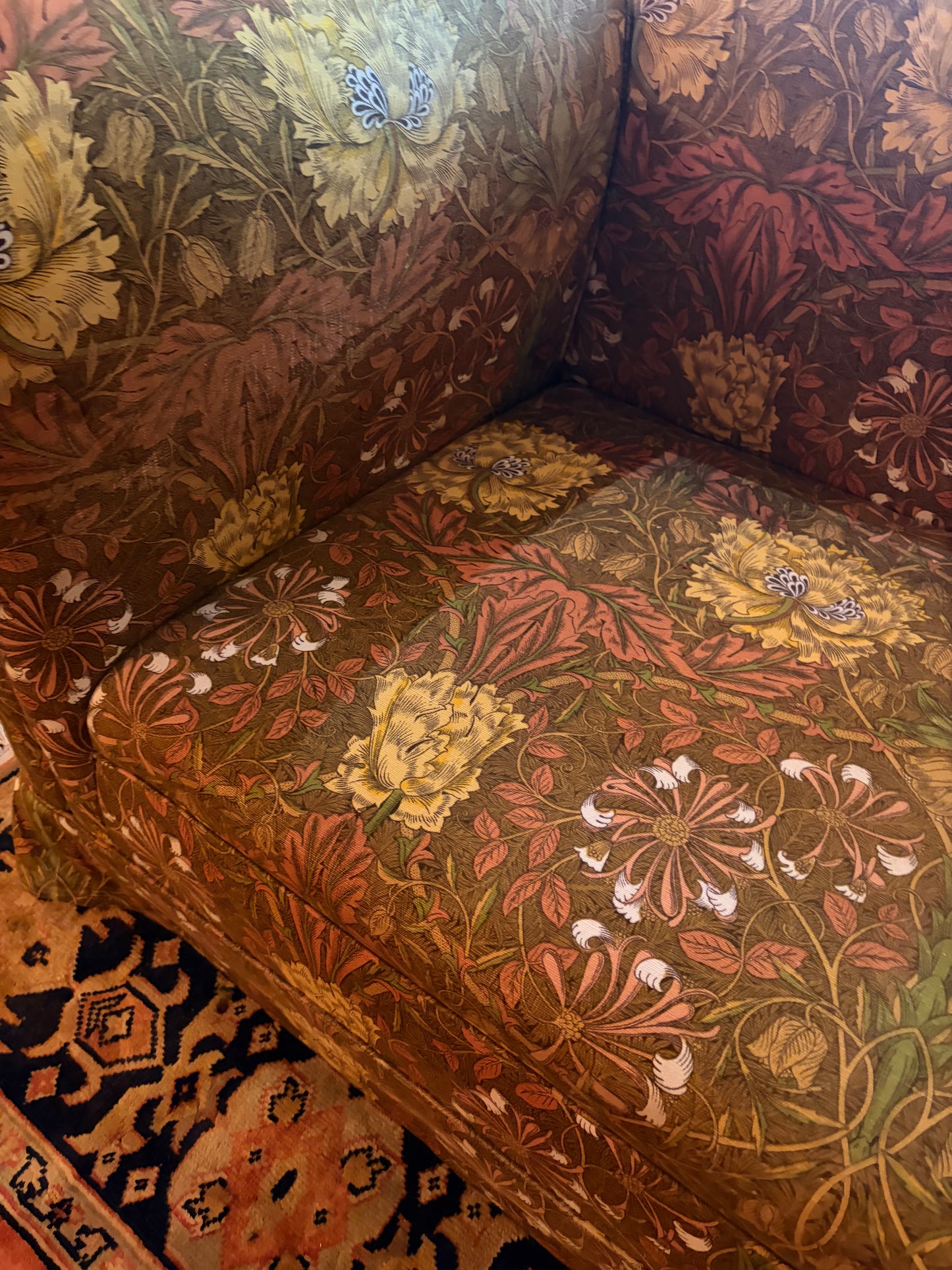WILLIAM MORRIS SOFA