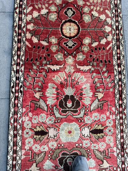 CARPET RUNNER