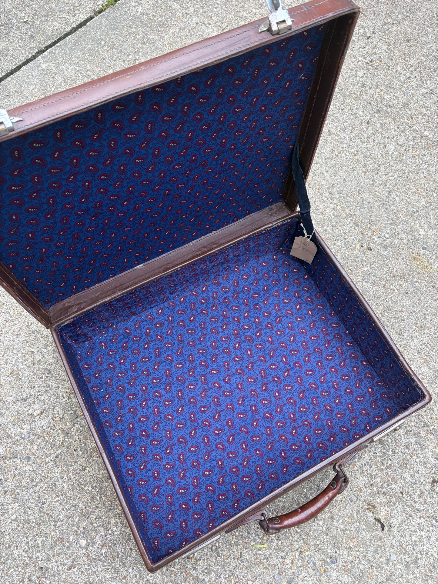LEATHER SUITCASE