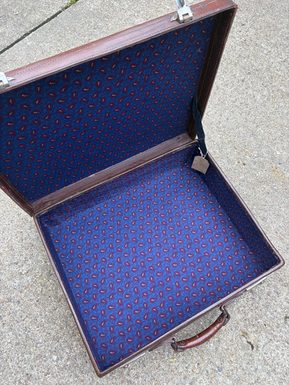 LEATHER SUITCASE