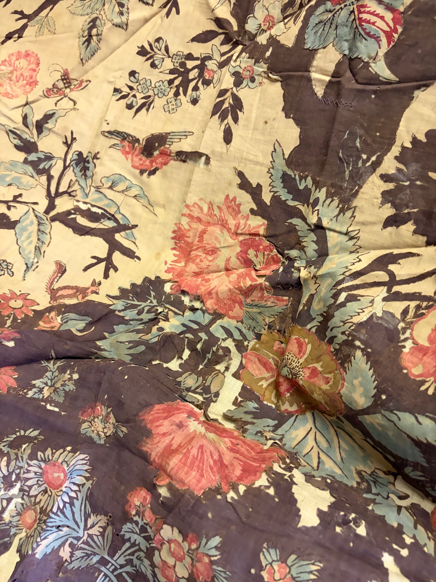 ANTIQUE TEXTILE