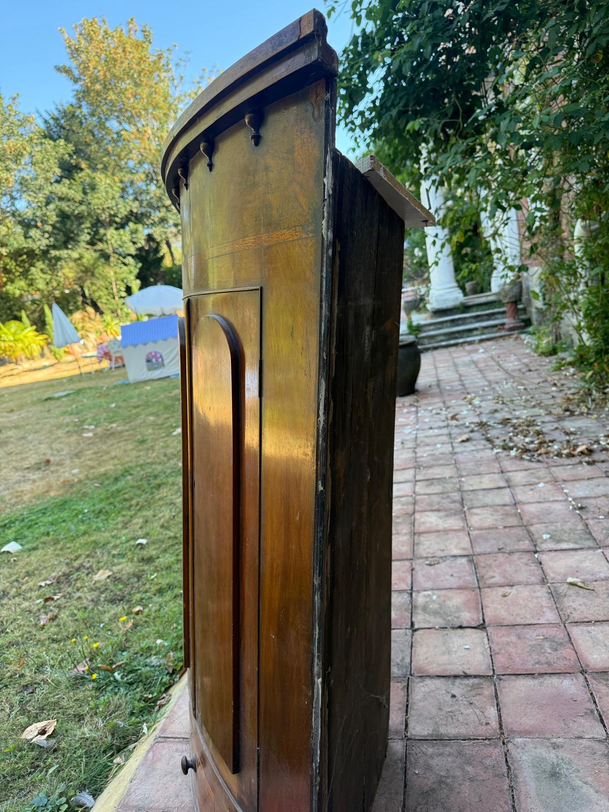 CORNER CABINET