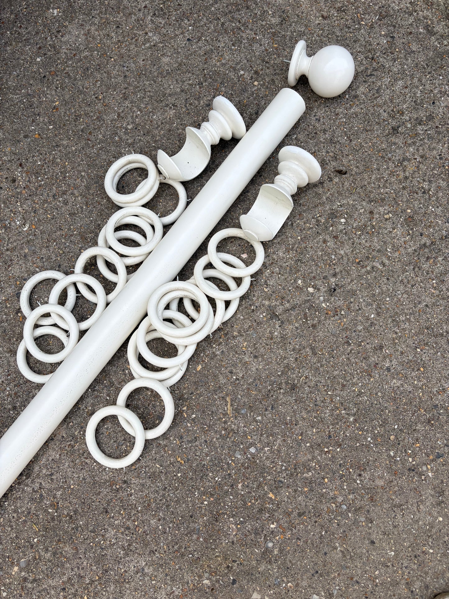 CURTAIN POLE