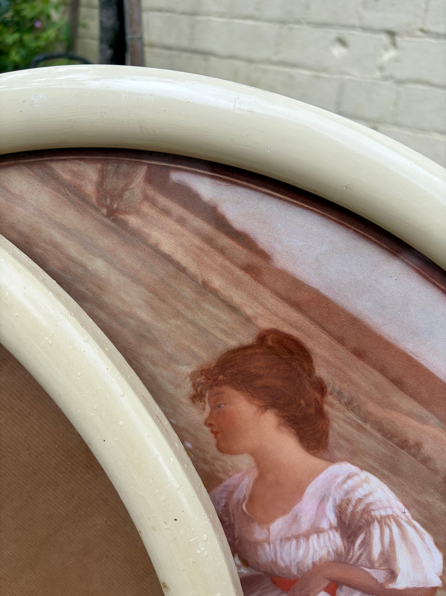 ROUND FRAMES