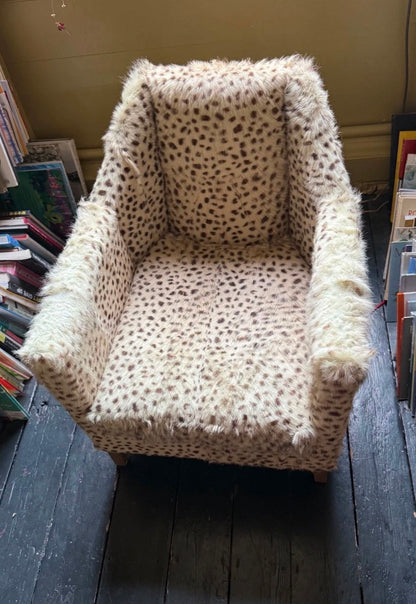 OKA CHAIR