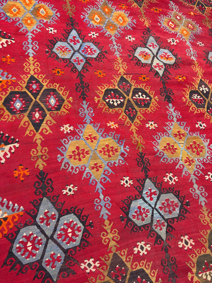 ANTIQUE KILIM