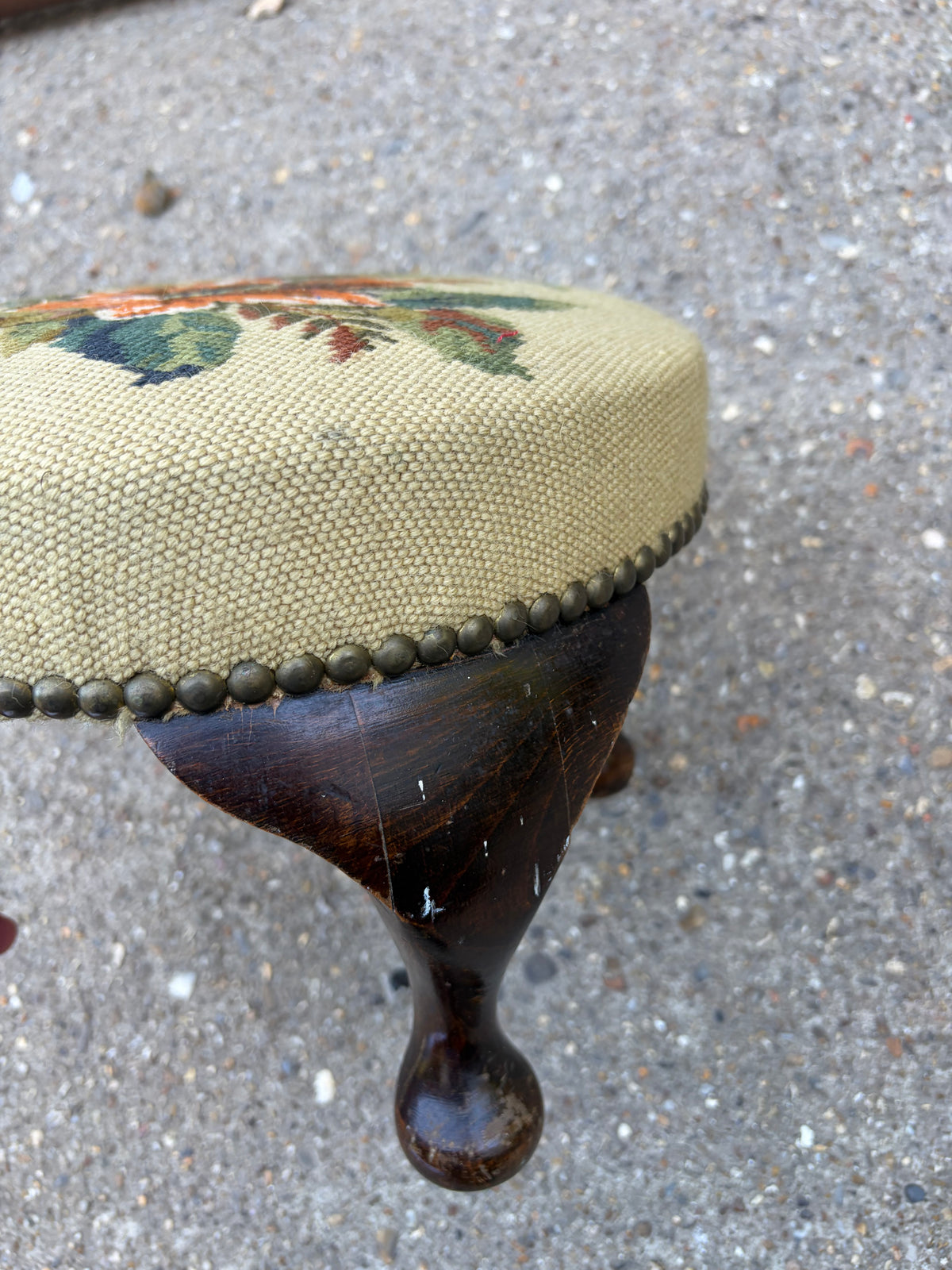 FOOTSTOOL