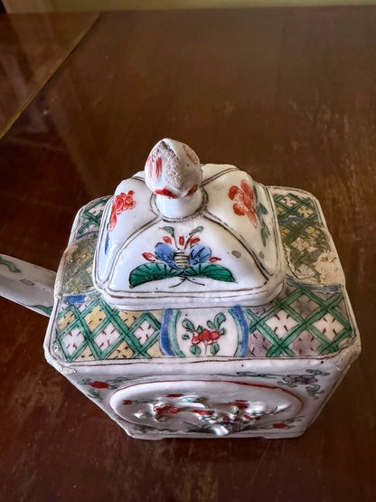 10 COLLECTABLE PIECES