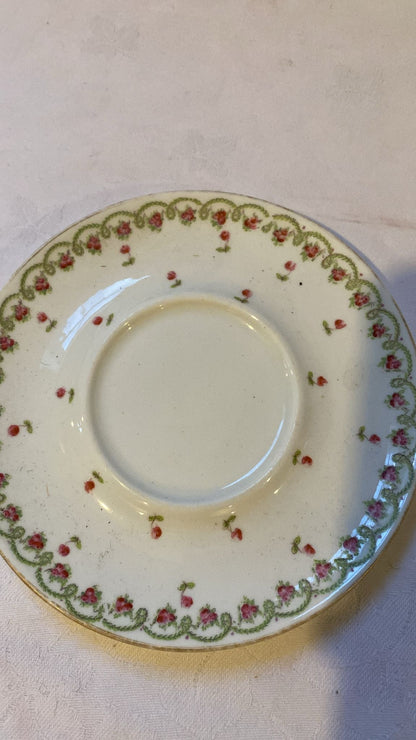 LIDDED BOWL AND PLATE