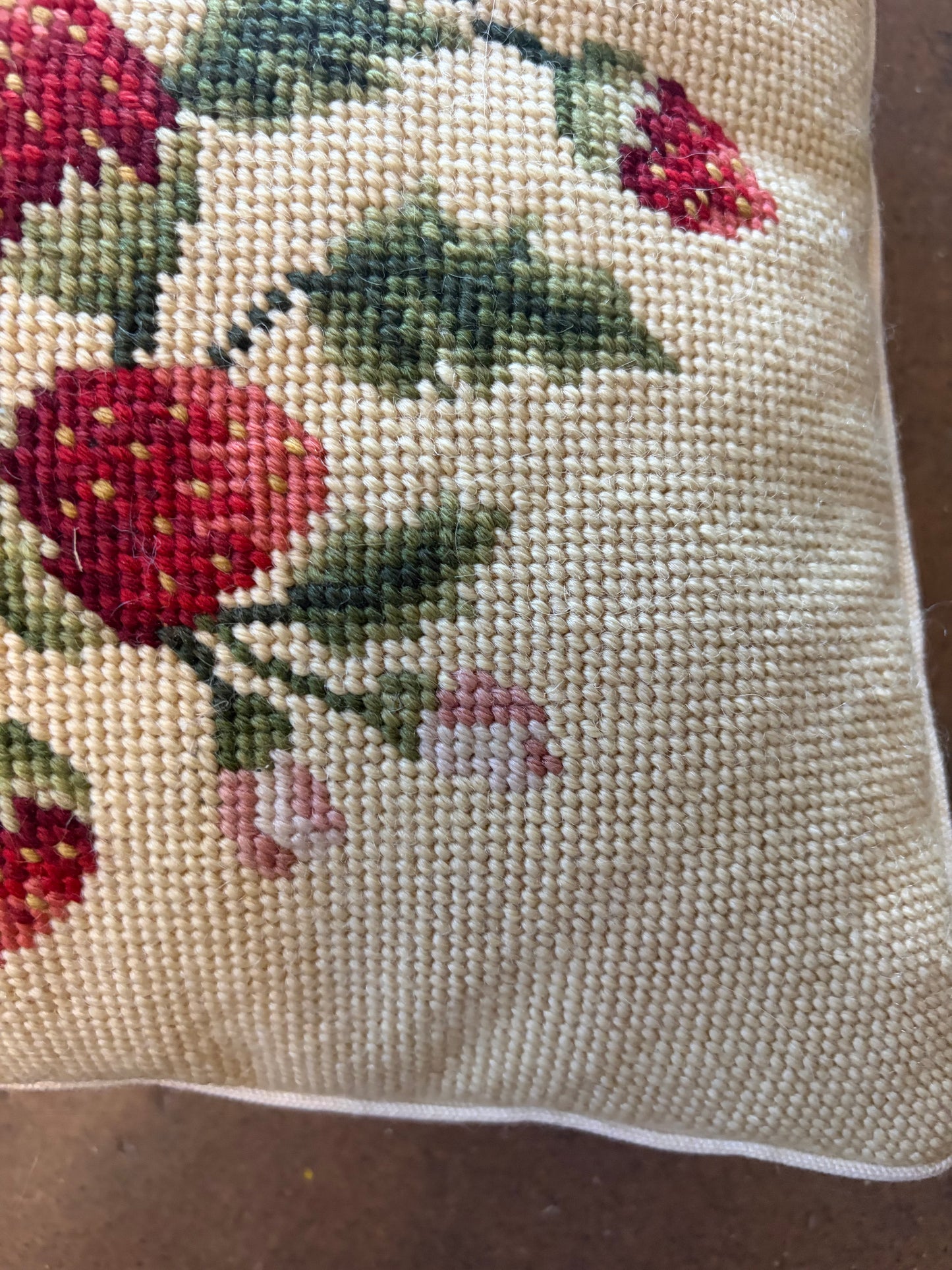 STRAWBERRIES CUSHION