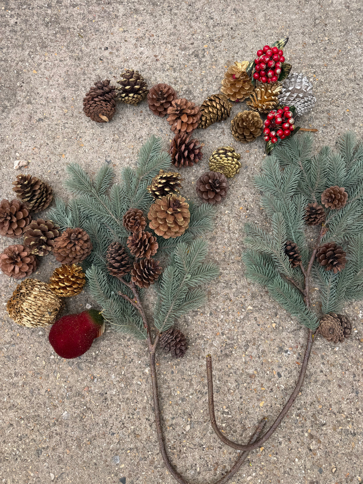 CHRISTMAS DECOR