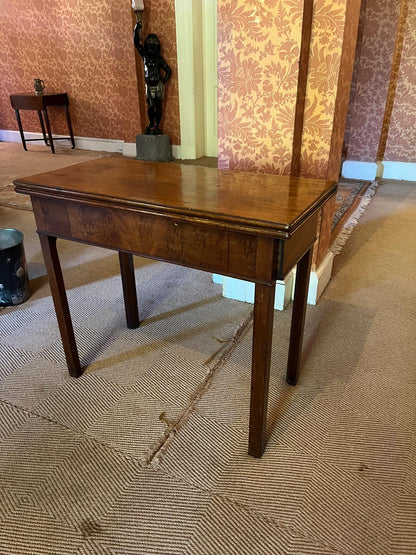 ANTIQUE TABLE