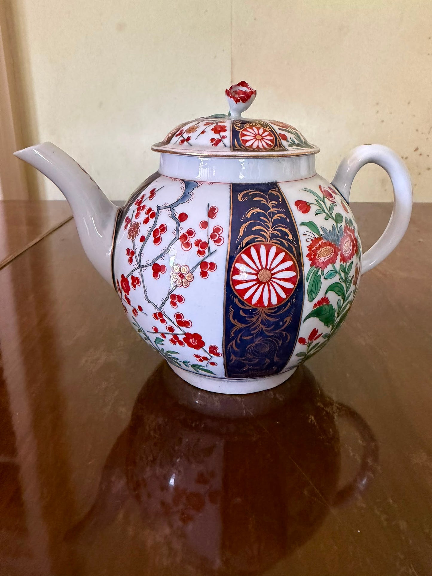 10 COLLECTABLE PIECES