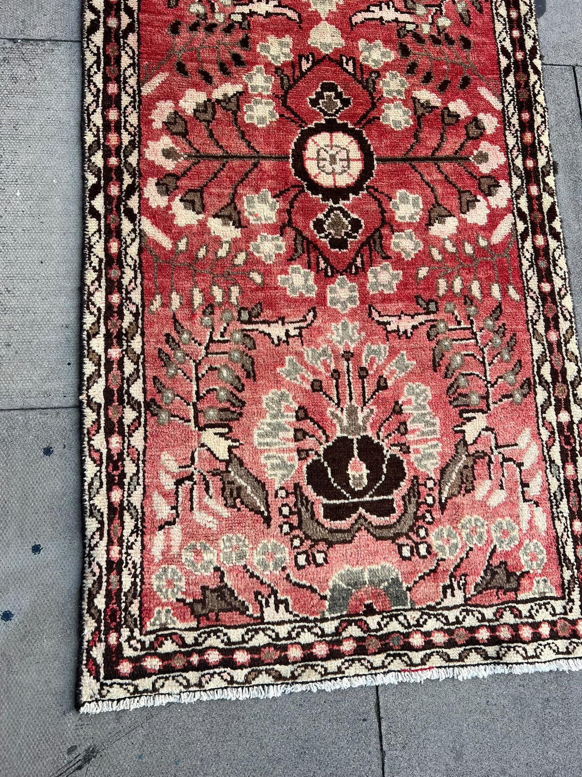 CARPET RUNNER