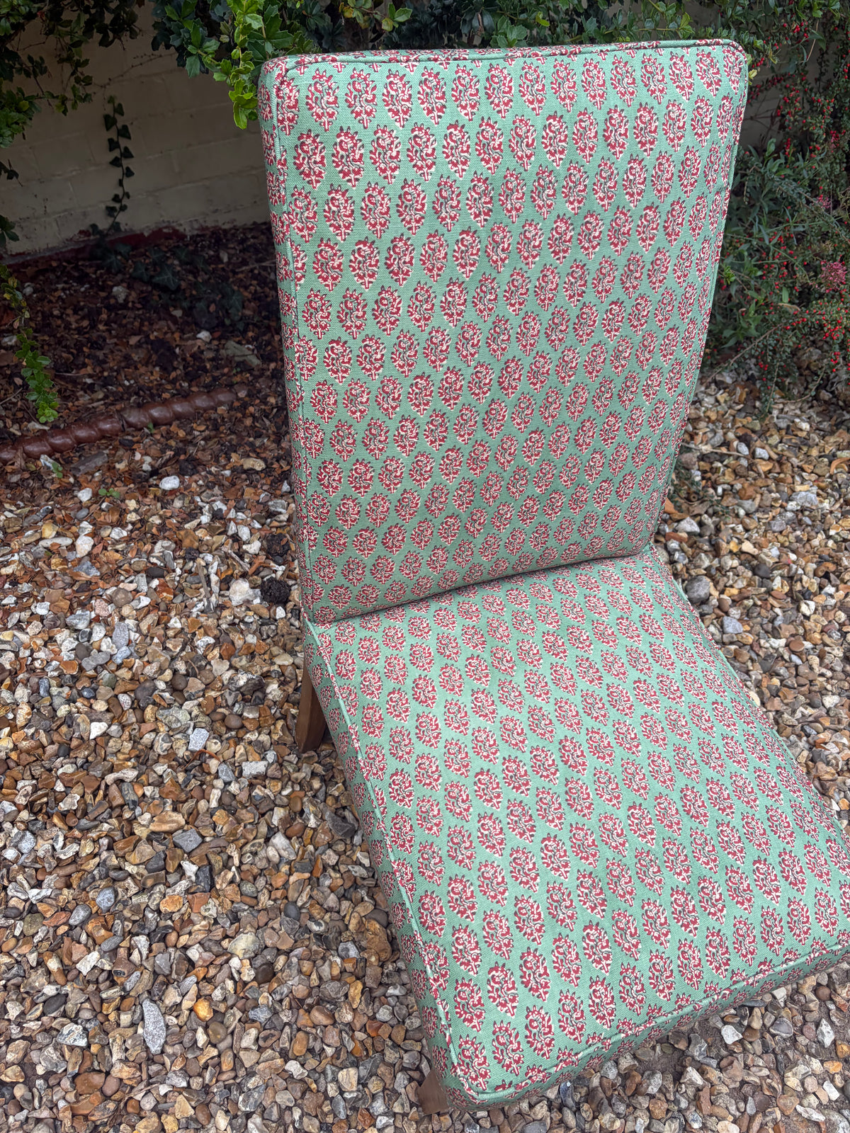 SLIPPER CHAIR
