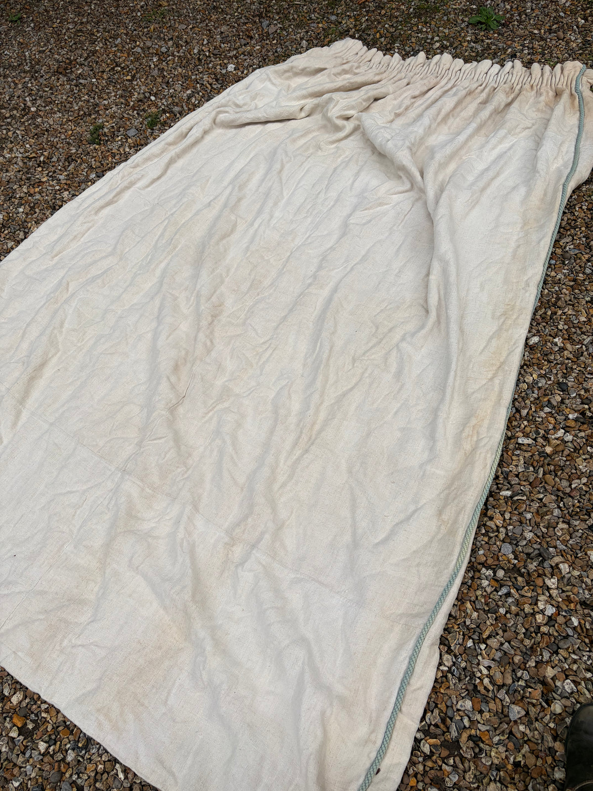 LINEN CURTAINS