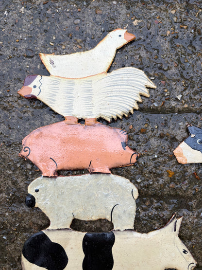ANIMAL PEGS