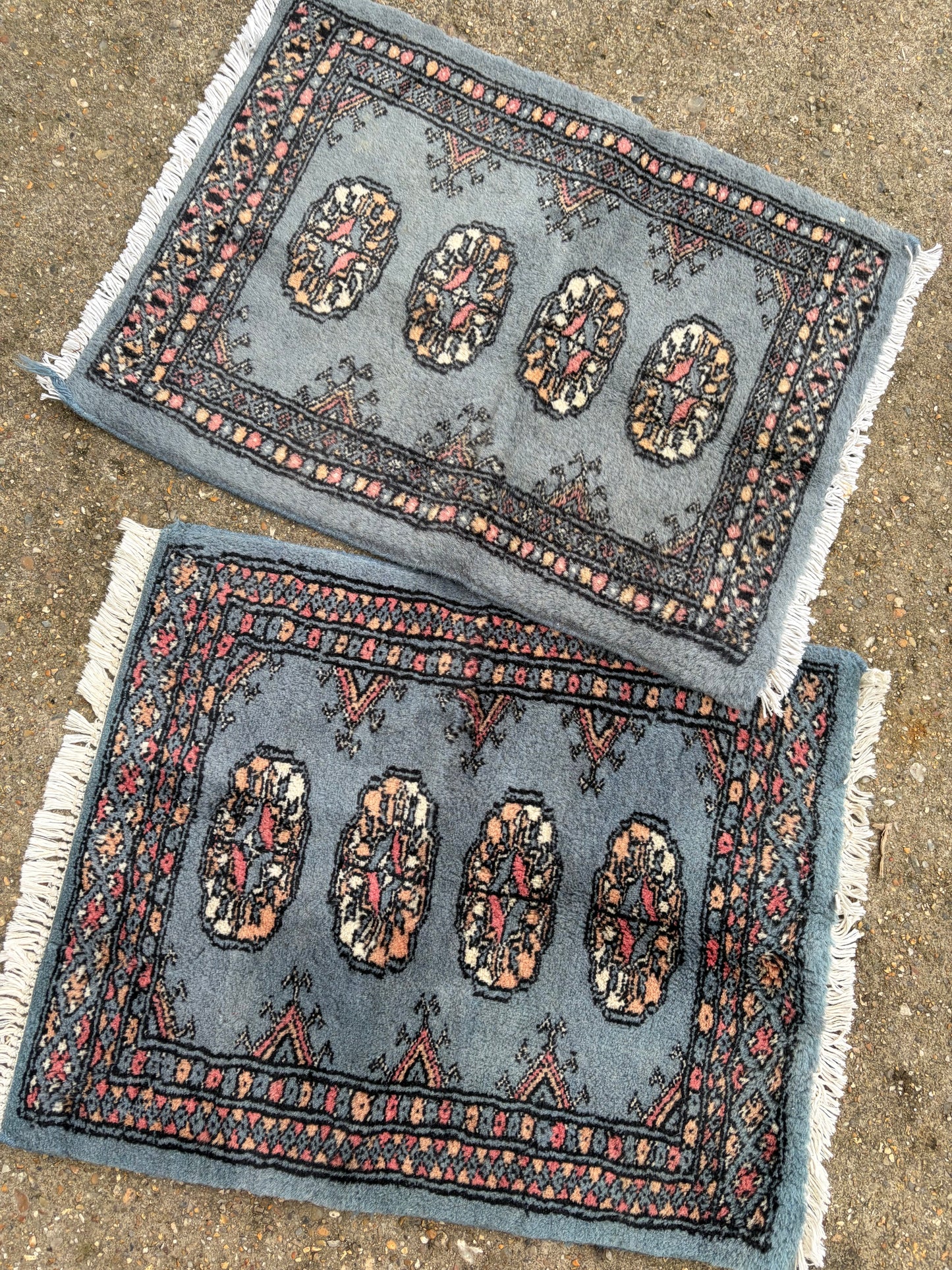 RUGS