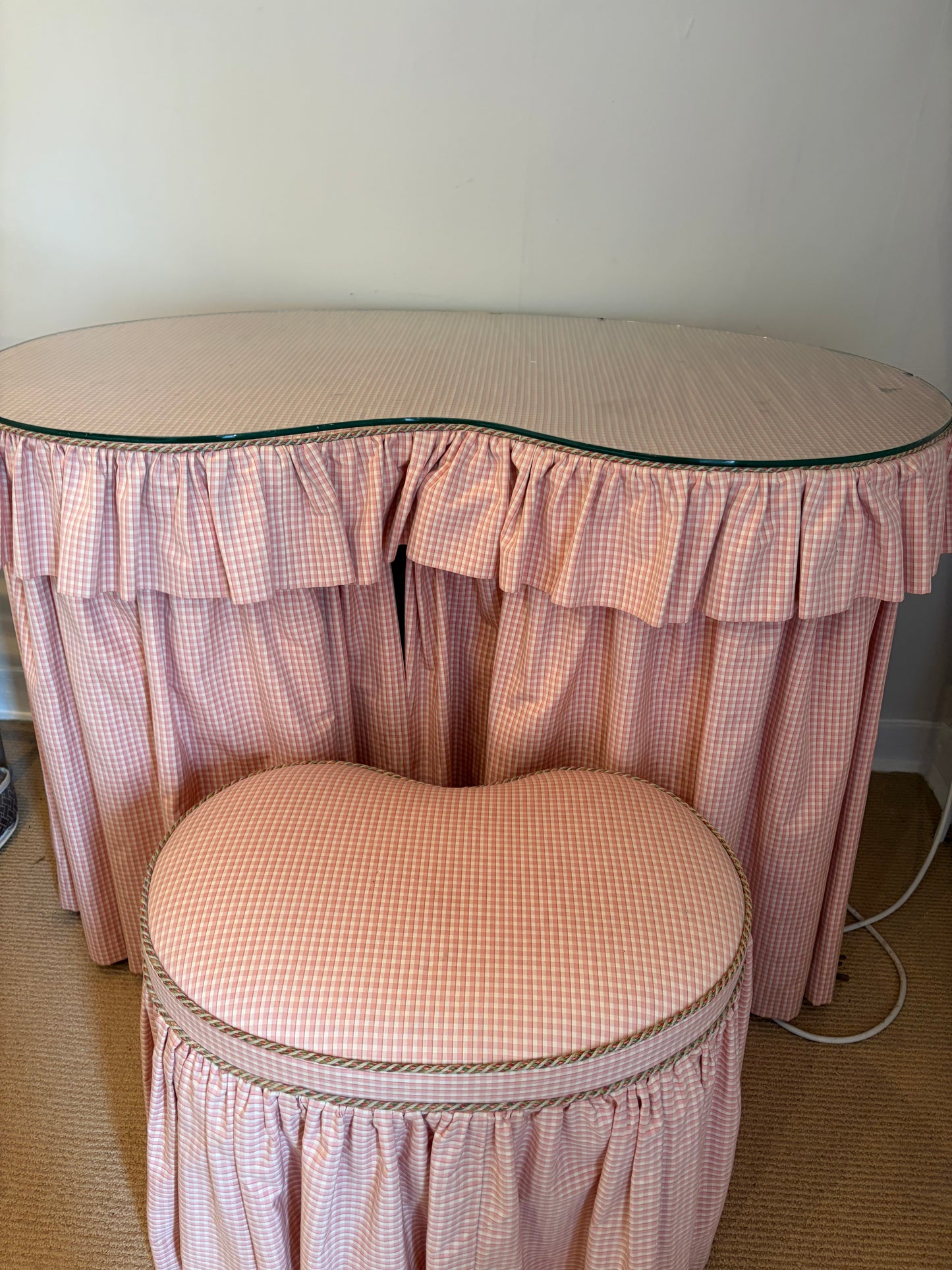 DRESSING TABLE