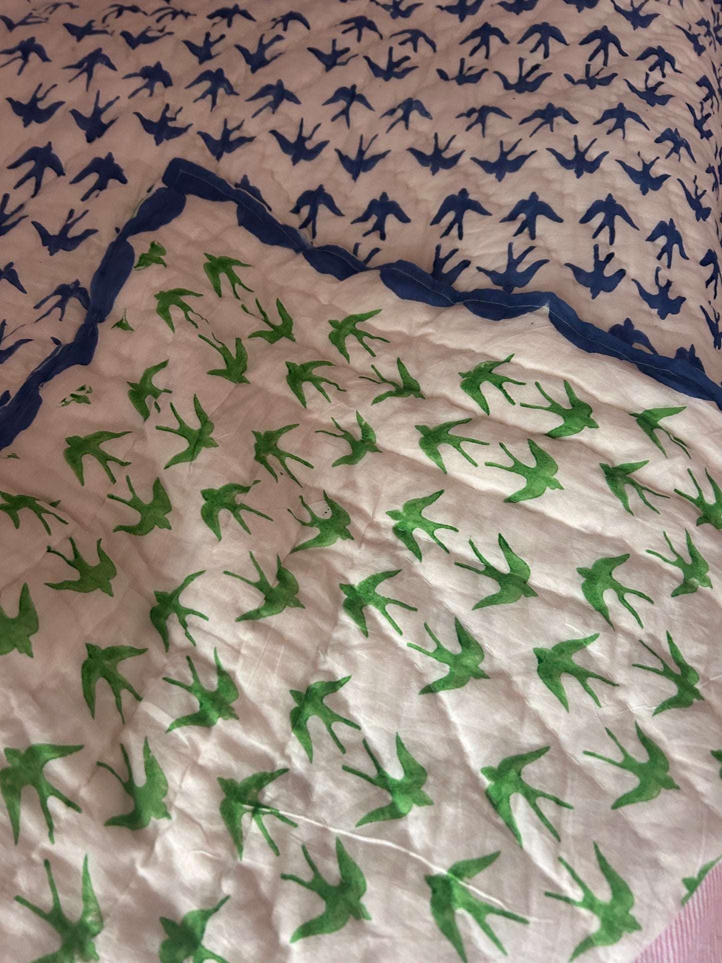 BLUE SWALLOW QUILT KING