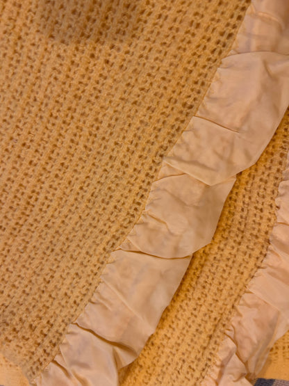 CREAM BLANKET