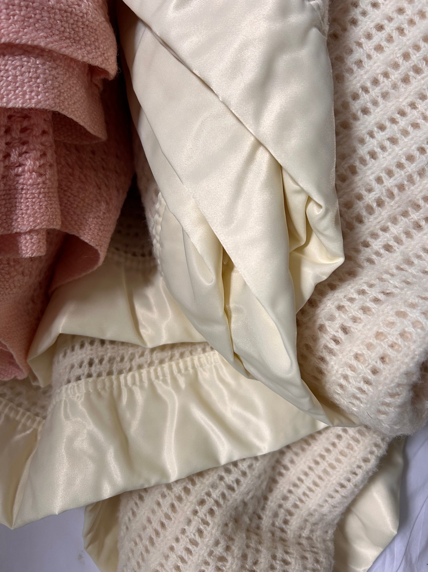 WOOL BLANKETS