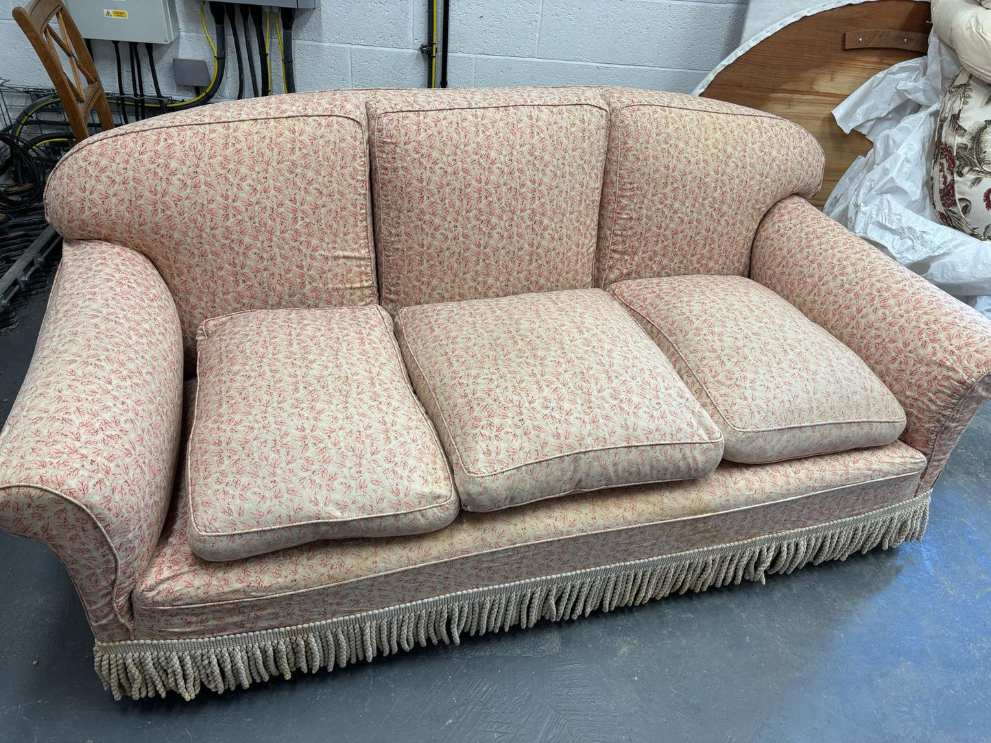SOFA OAK LEAVES