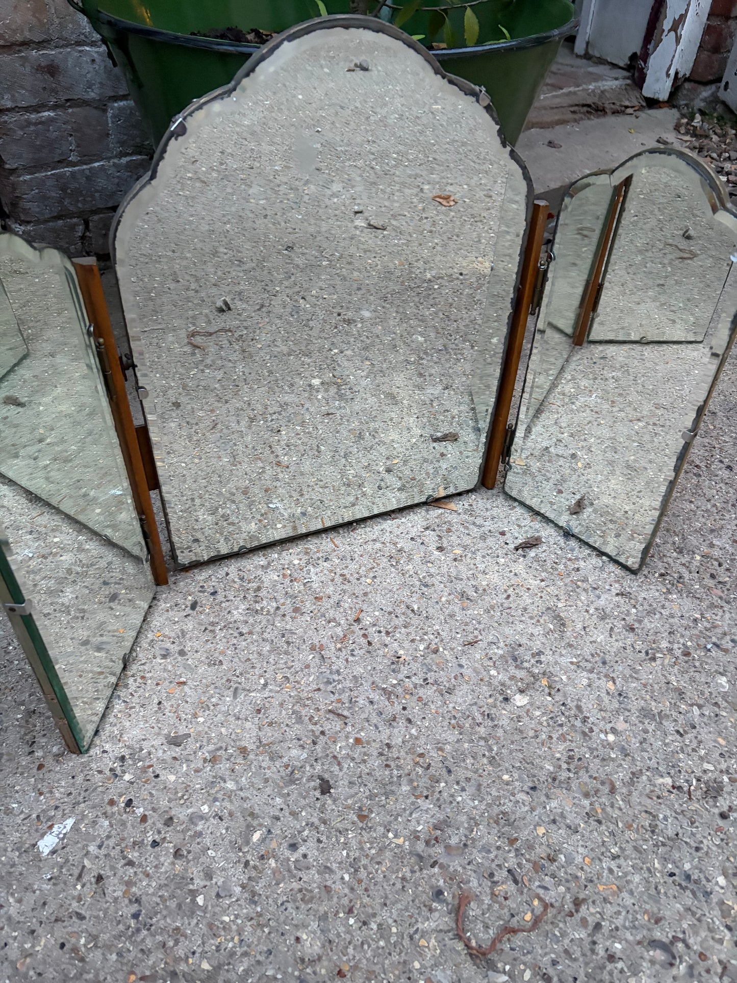 DRESSING TABLE MIRROR