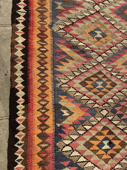 KILIM RUG