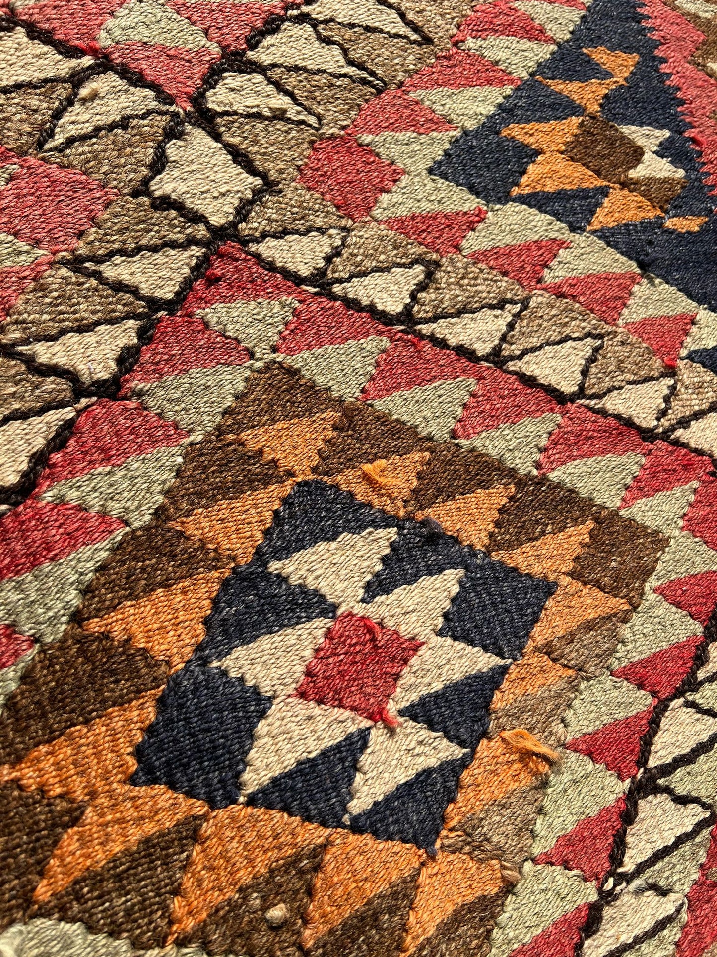 KILIM RUG