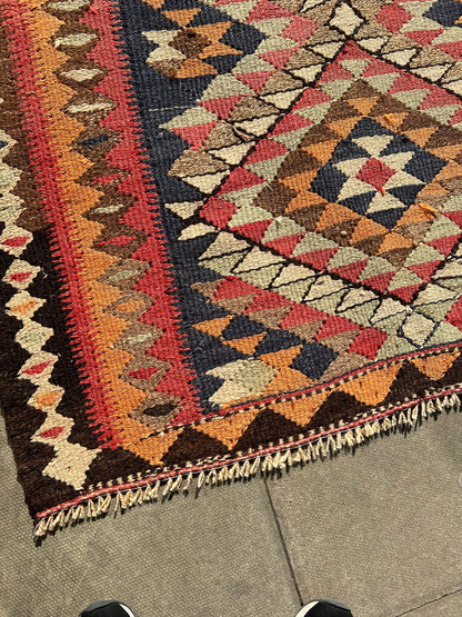 KILIM RUG