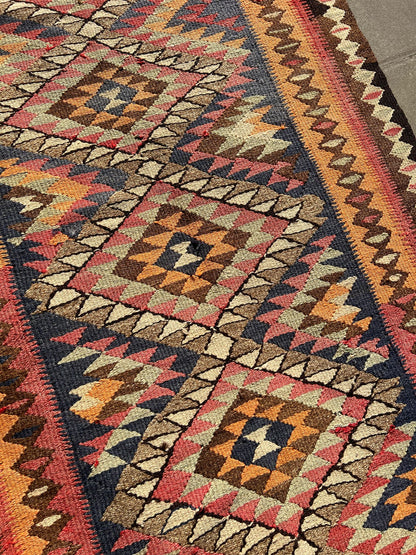 KILIM RUG