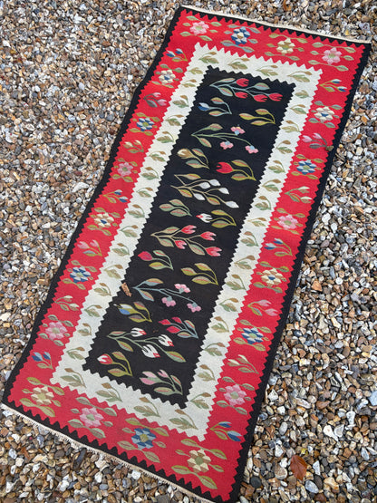 KILIM RUG