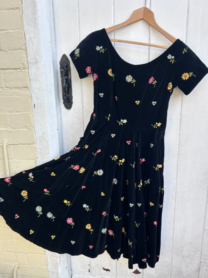 EMBROIDERED VELVET VINTAGE DRESS