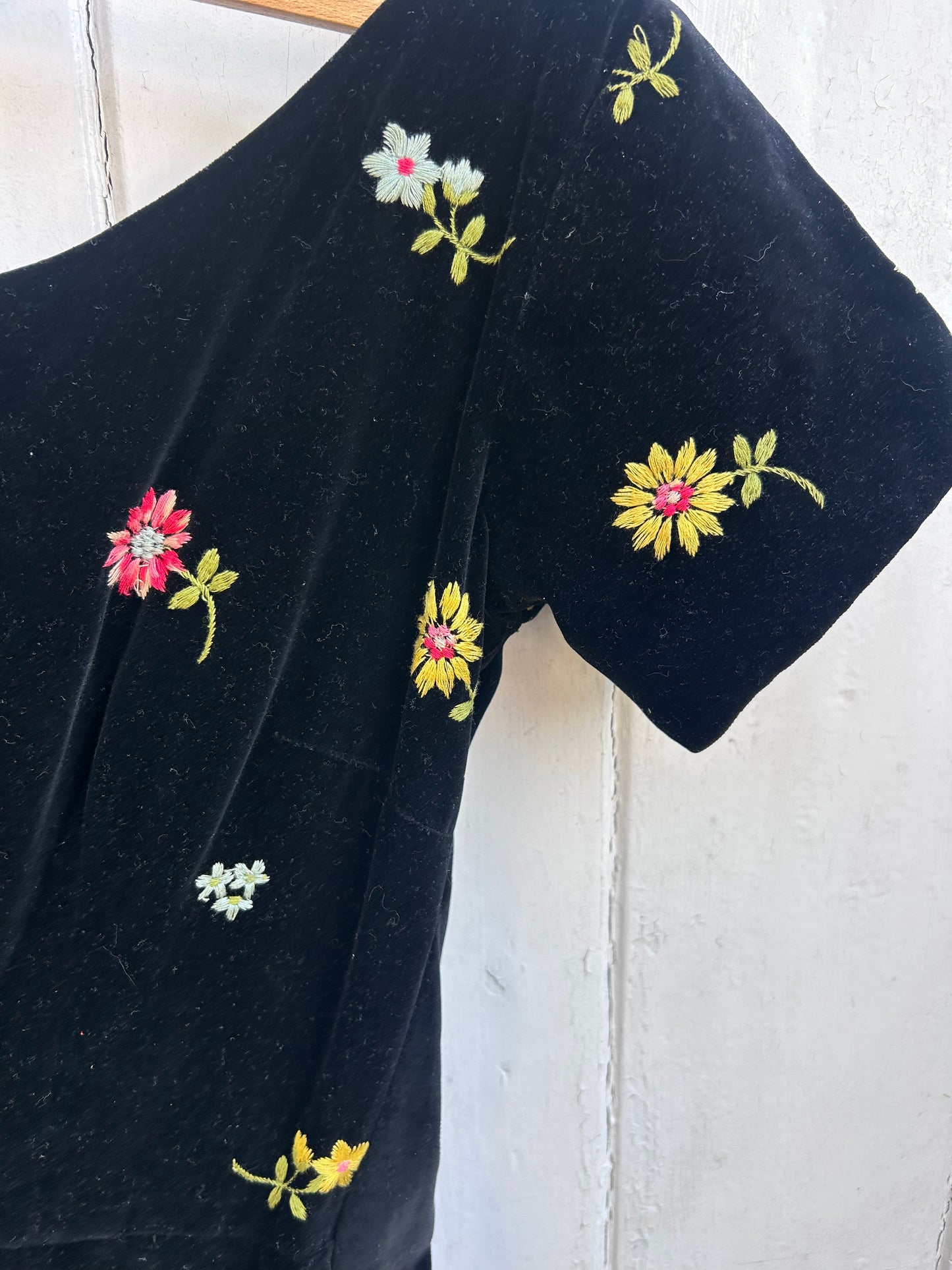 EMBROIDERED VELVET VINTAGE DRESS