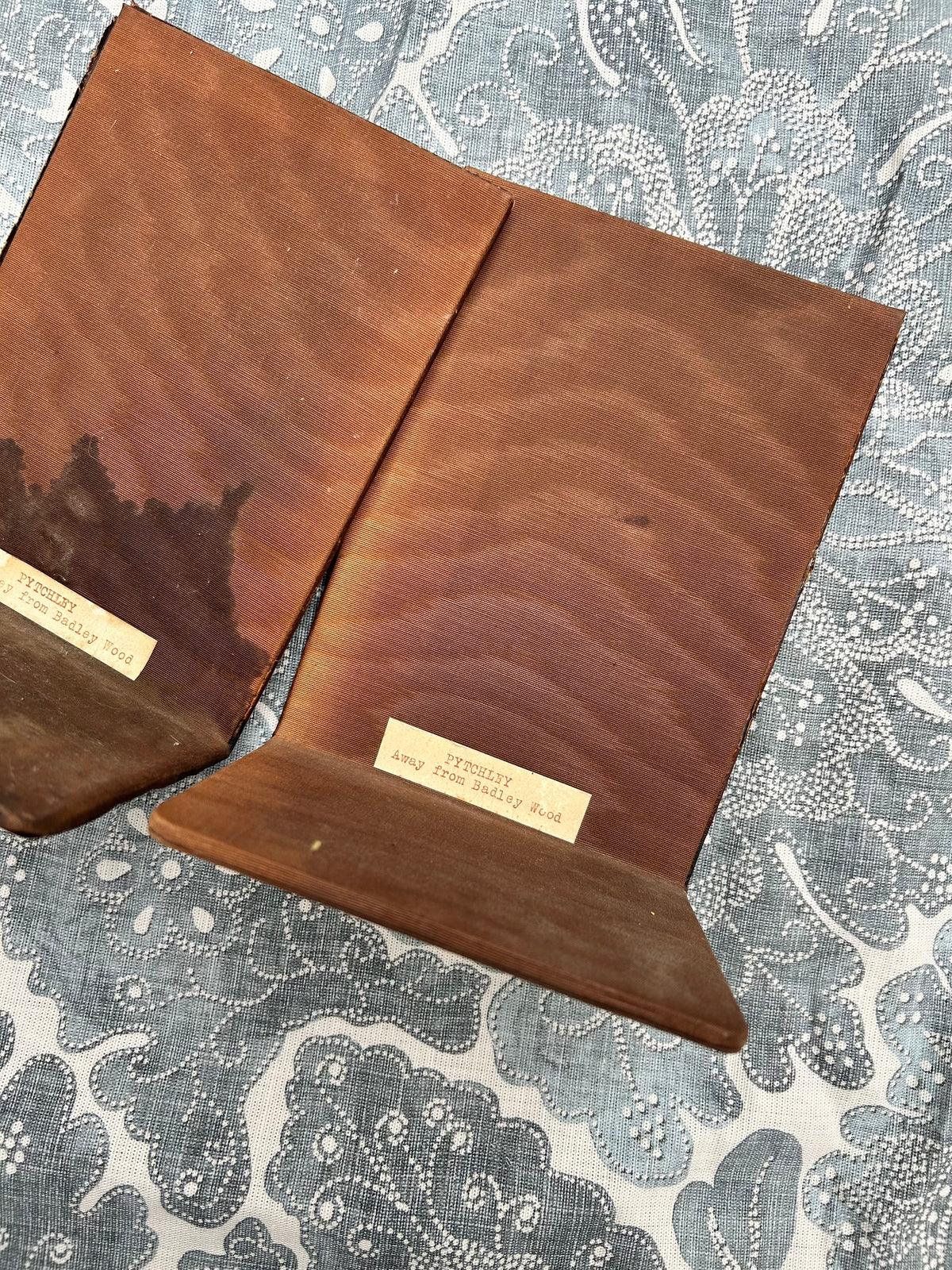 HUNTING BOOKENDS