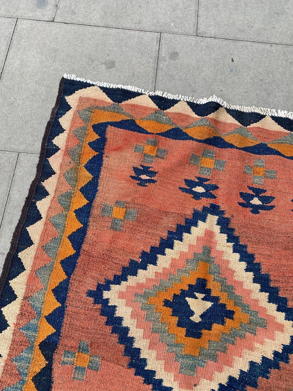 CORAL RUG